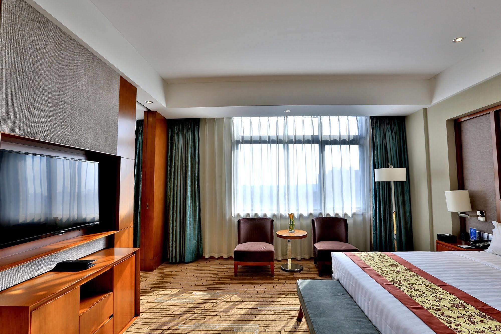 Shenyang Rayfont International Hotel Exterior foto