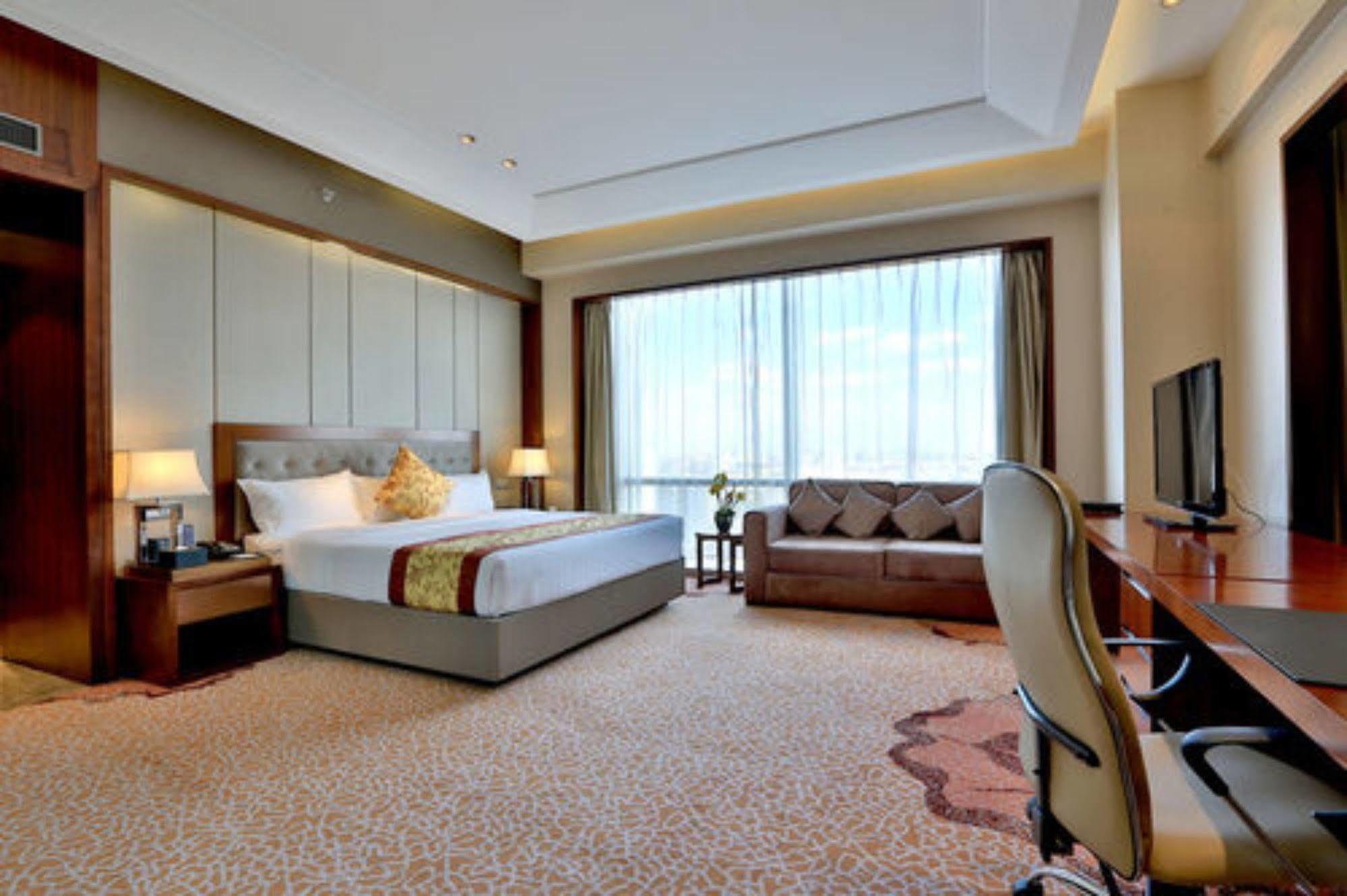 Shenyang Rayfont International Hotel Exterior foto